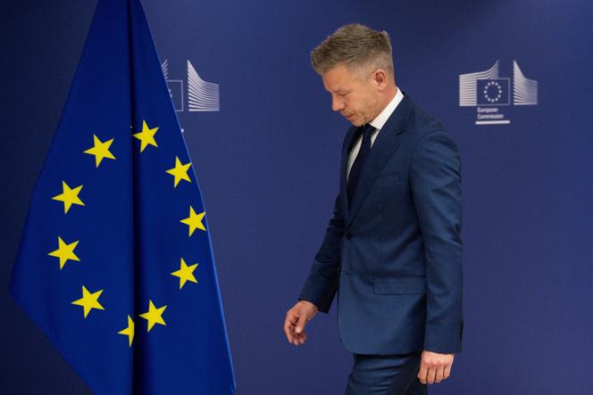 Péter Magyar em Bruxelas, antes do seu encontro com a Presidente da Comissão Europeia, Ursula von der Leyen, 29 de abril de 2026. 