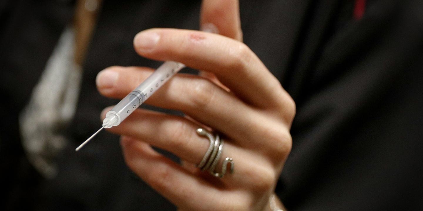 Mobilisation des défenseurs des vaccins face à la menace antivax