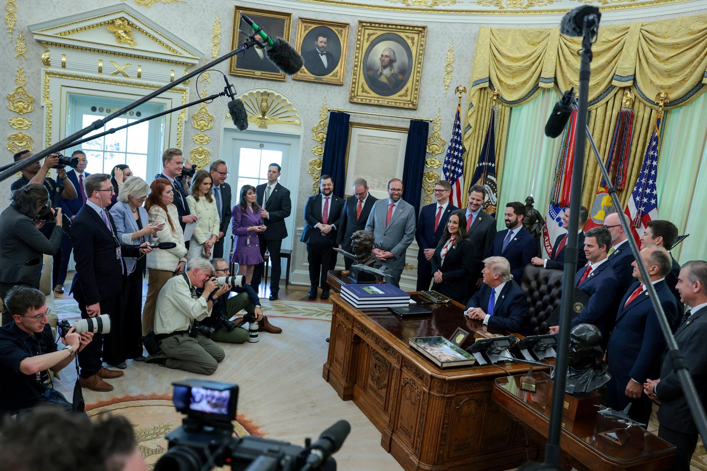 Trump menace de porter à 25 % les droits de douane sur les véhicules européens — image 2