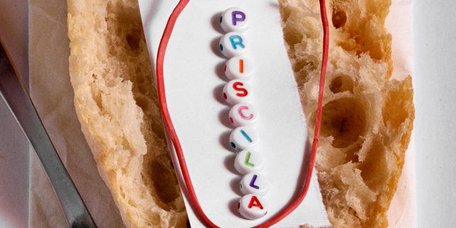 Le prénom : « Au milieu des prénoms composés et des noms à particule, je me sentais un peu bête de m’appeler Priscilla »