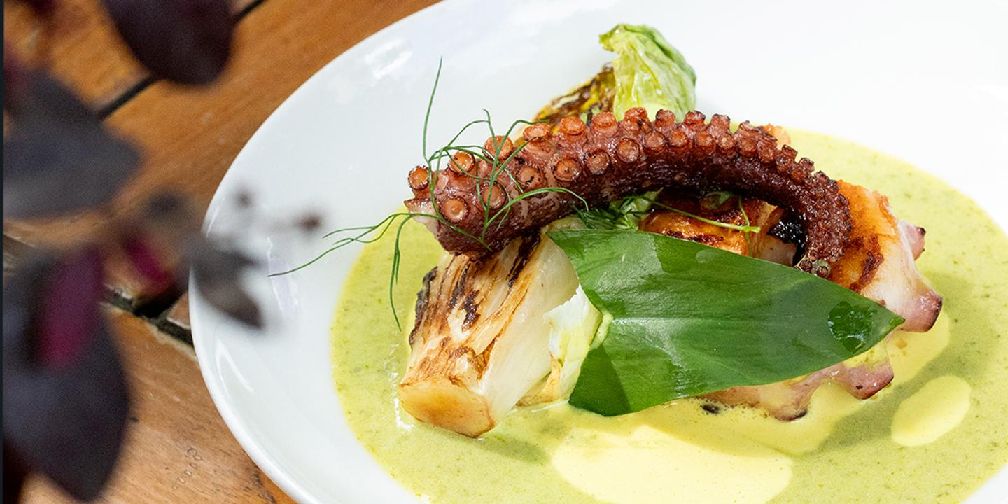 À Paris, L’Entrepôt mêle cinéma et gastronomie dans un lieu unique