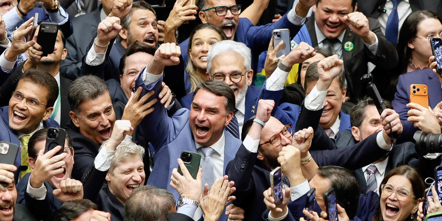 Brésil : le Parlement annule un veto de Lula, ouvrant la voie à une réduction de peine pour Bolsonaro