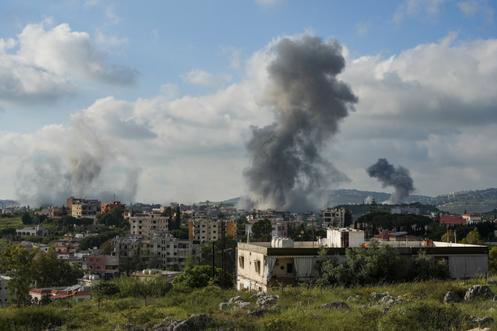 Des frappes israéliennes, vues de Nabatiyé, au sud du Liban, le 1ᵉʳ mai 2026.