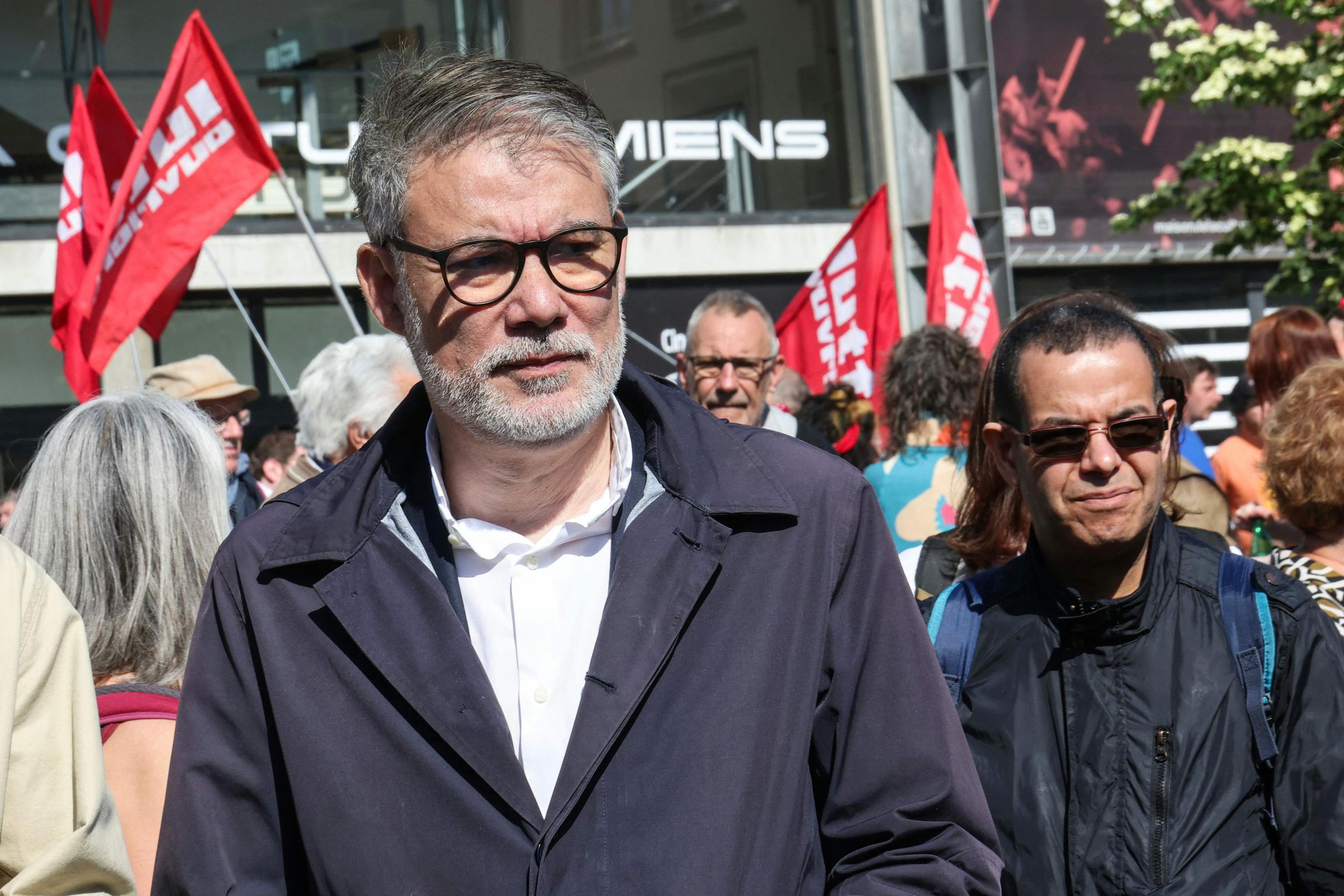 Olivier Faure enfariné à Amiens lors du défilé du 1er-Mai — image 6
