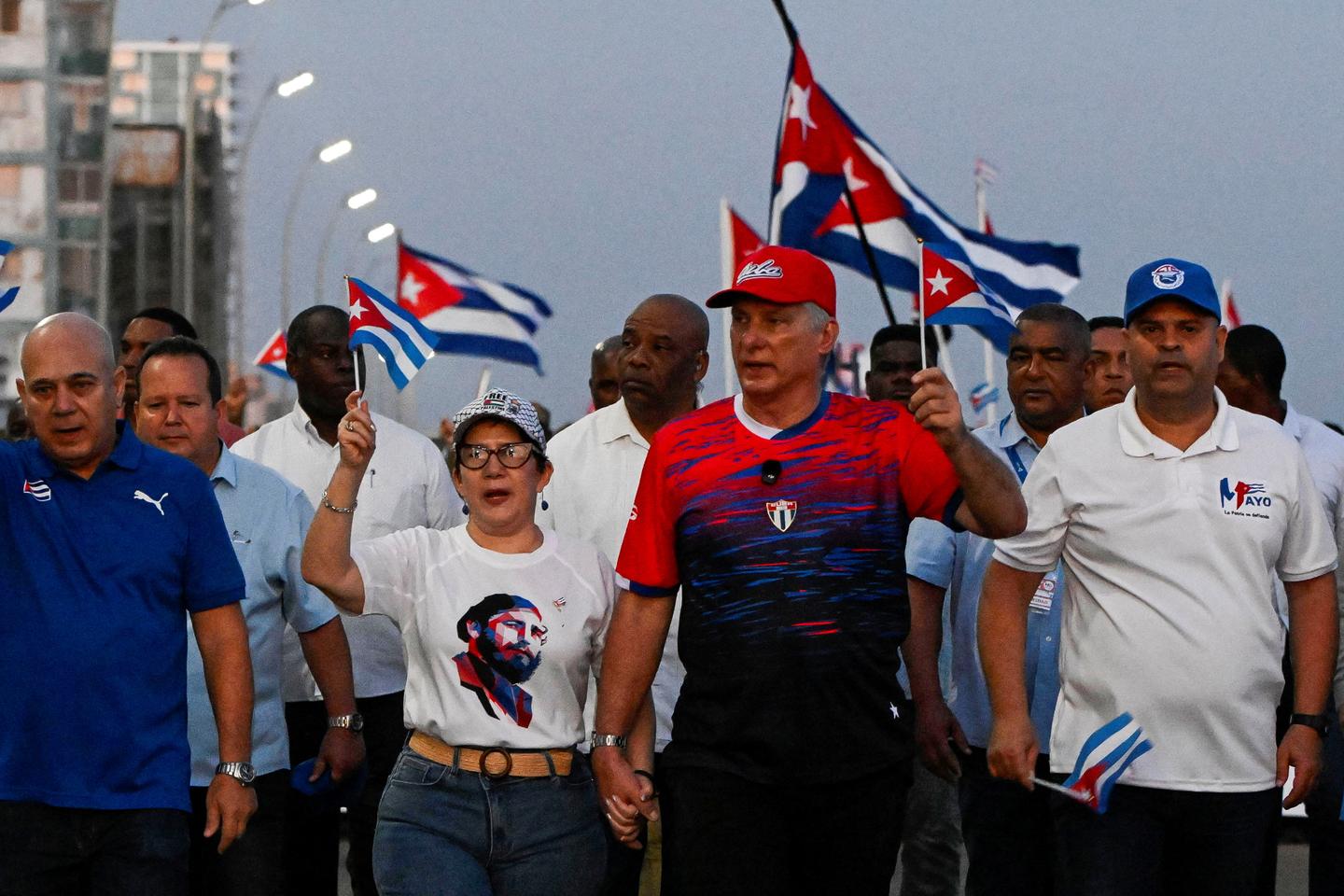 Donald Trump menace Cuba d’une intervention militaire : La Havane alerte sur un « niveau dangereux et sans précédent »