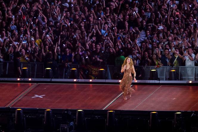 Shakira no palco de seu show em Copacabana, sábado, 2 de maio de 2026.
