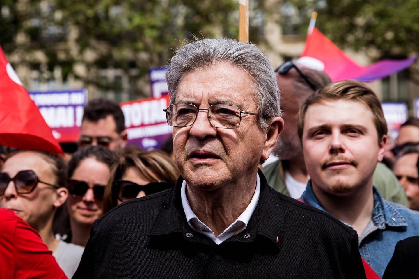 Jean-Luc Mélenchon annonce être candidat à l’élection présidentielle pour la quatrième fois, sur une ligne toujours plus « antisystème »