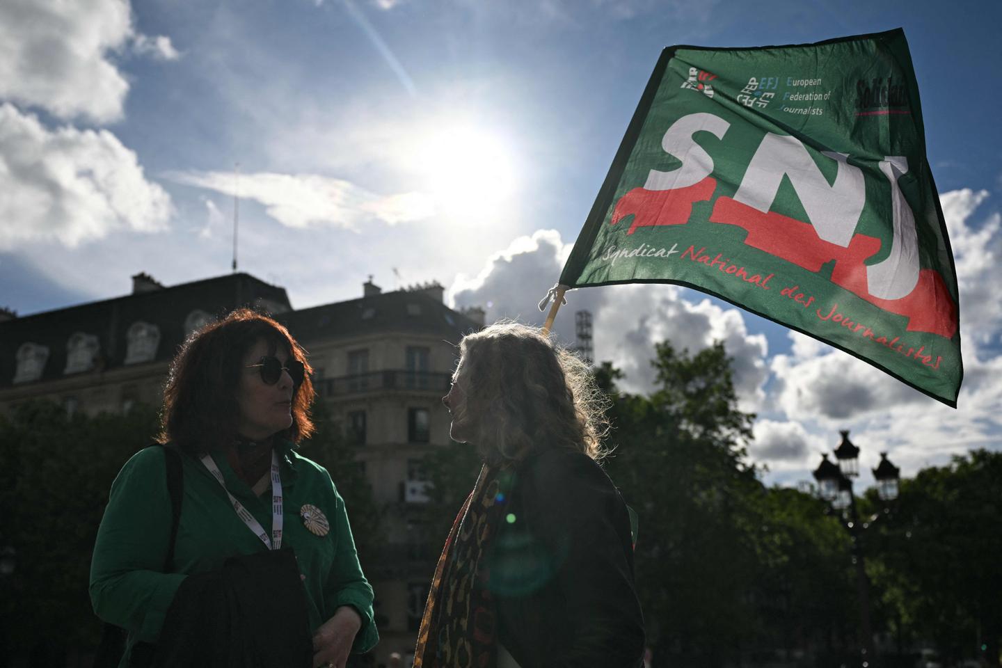 Rassemblement à Paris pour défendre la liberté de la presse, « attaquée partout »