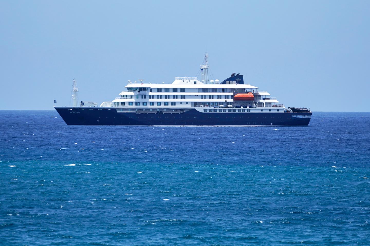 Hantavirus sur un bateau de croisière : l’OMS recherche les passagers d’un vol Sainte-Hélène - Johannesburg après la mort d’une croisiériste
