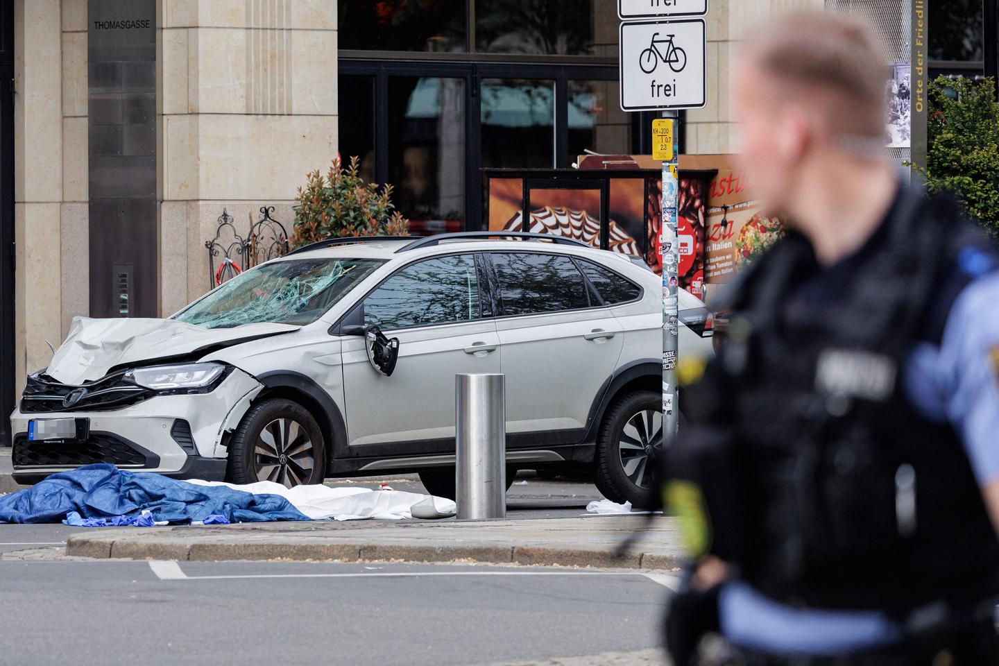 VIDEO Les images de Leipzig après un incident impliquant une voiture ayant fait deux morts et plusieurs blessés
