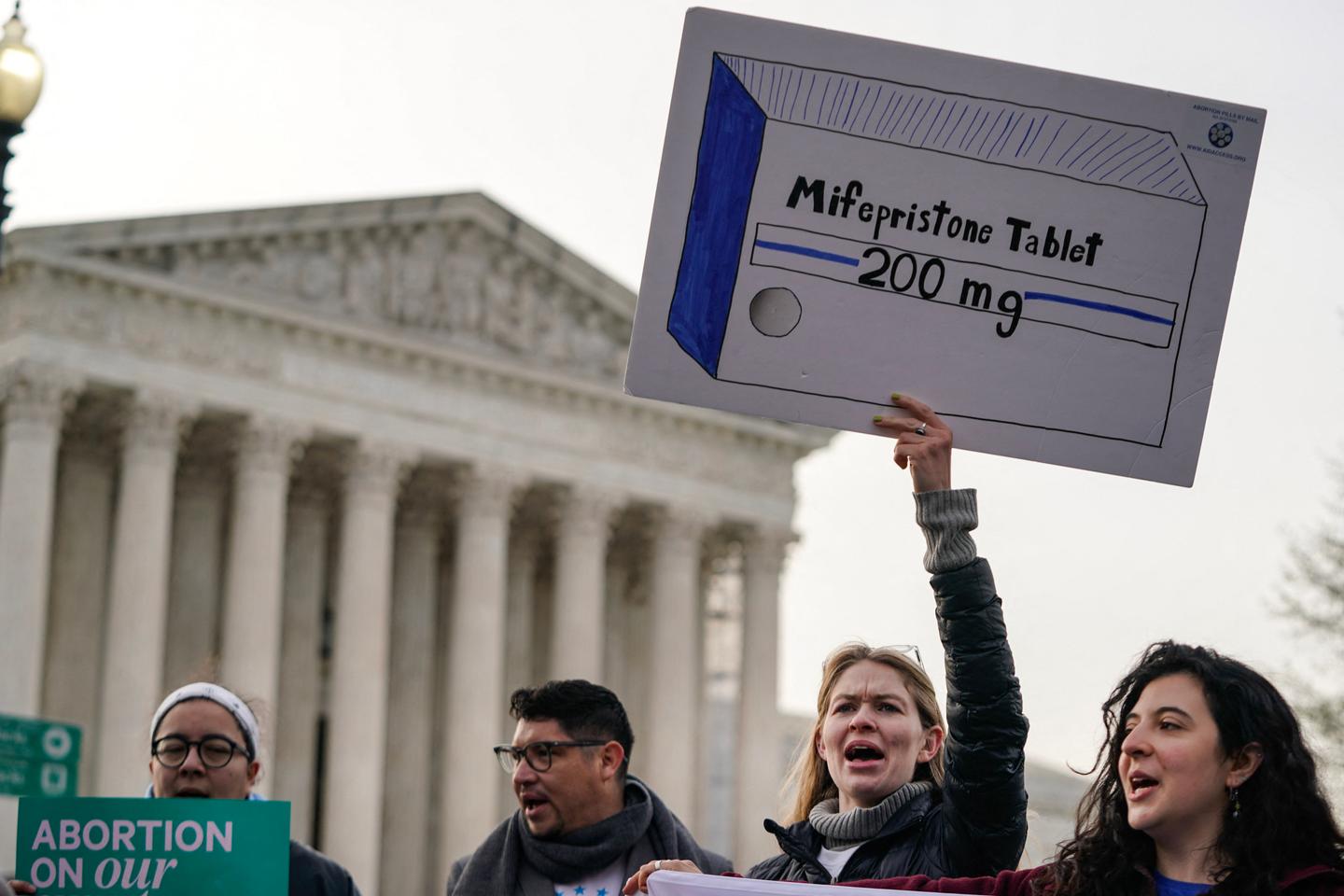 US Supreme Court temporarily restores mail access to abortion pill