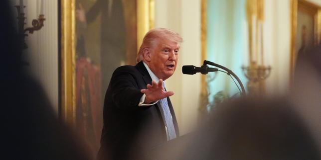 Trump temporarily backs down on reopening the Strait of Hormuz by force