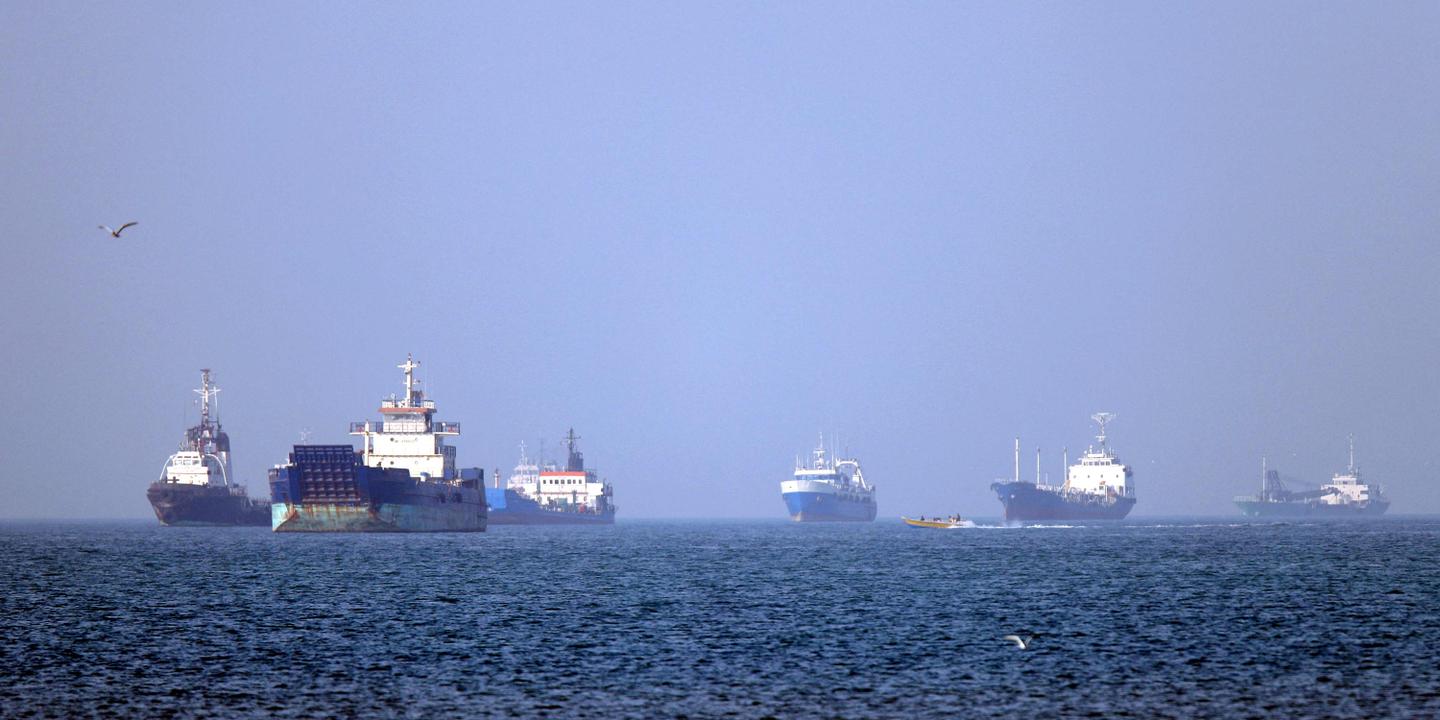 EN DIRECT, guerre au Moyen-Orient : un premier méthanier qatari a traversé le détroit d’Ormuz ; les Emirats arabes unis visés par deux drones iraniens