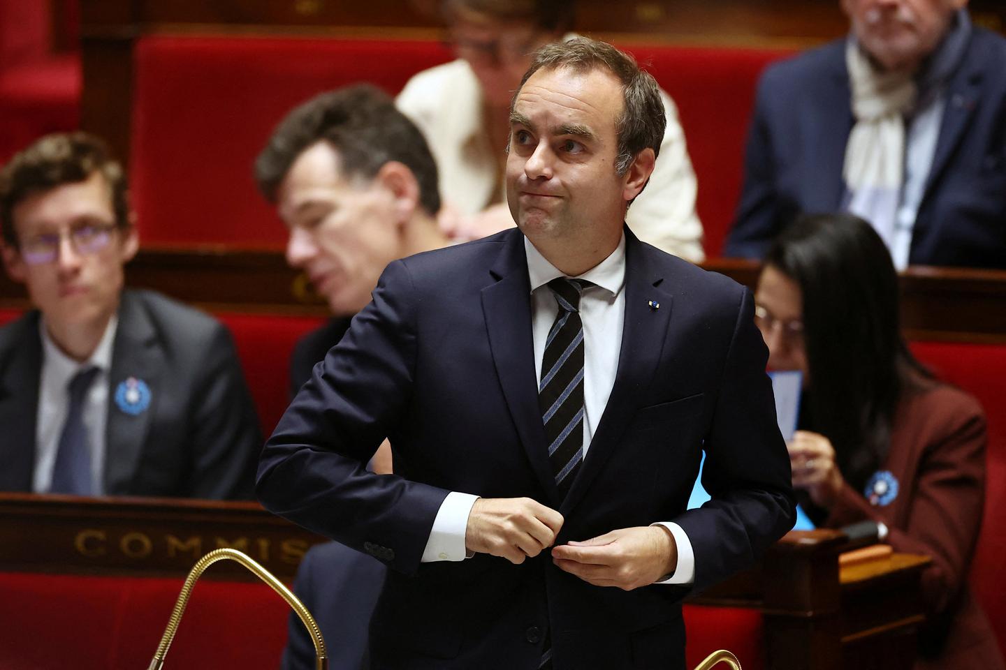 Sébastien Lecornu se résout à envisager une hausse des aides économiques pour faire face à la prolongation de la guerre au Moyen-Orient