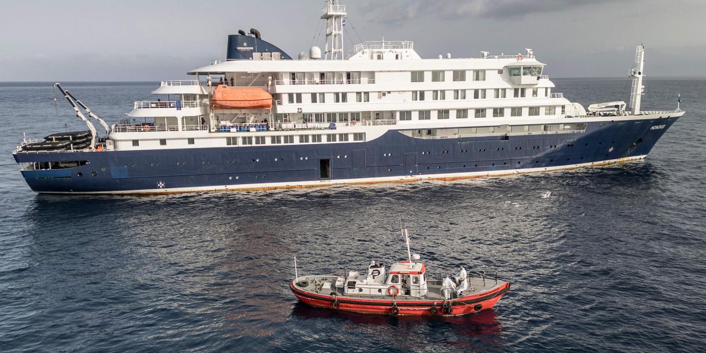 EN DIRECT, hantavirus dans un navire de croisière : un passager hospitalisé en Suisse ; le bateau attend au large du Cap-Vert