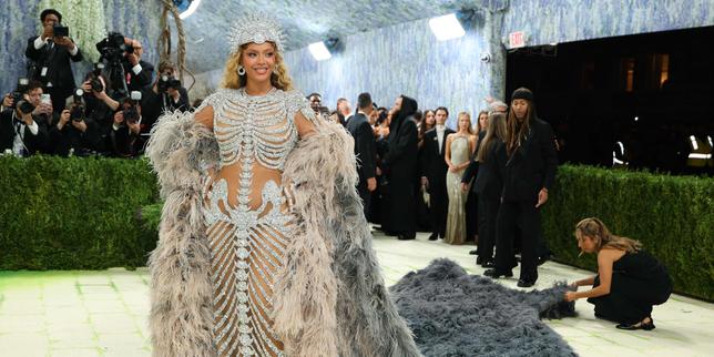 Stars shine at the 2026 Met Gala despite Bezos co-chair controversy
