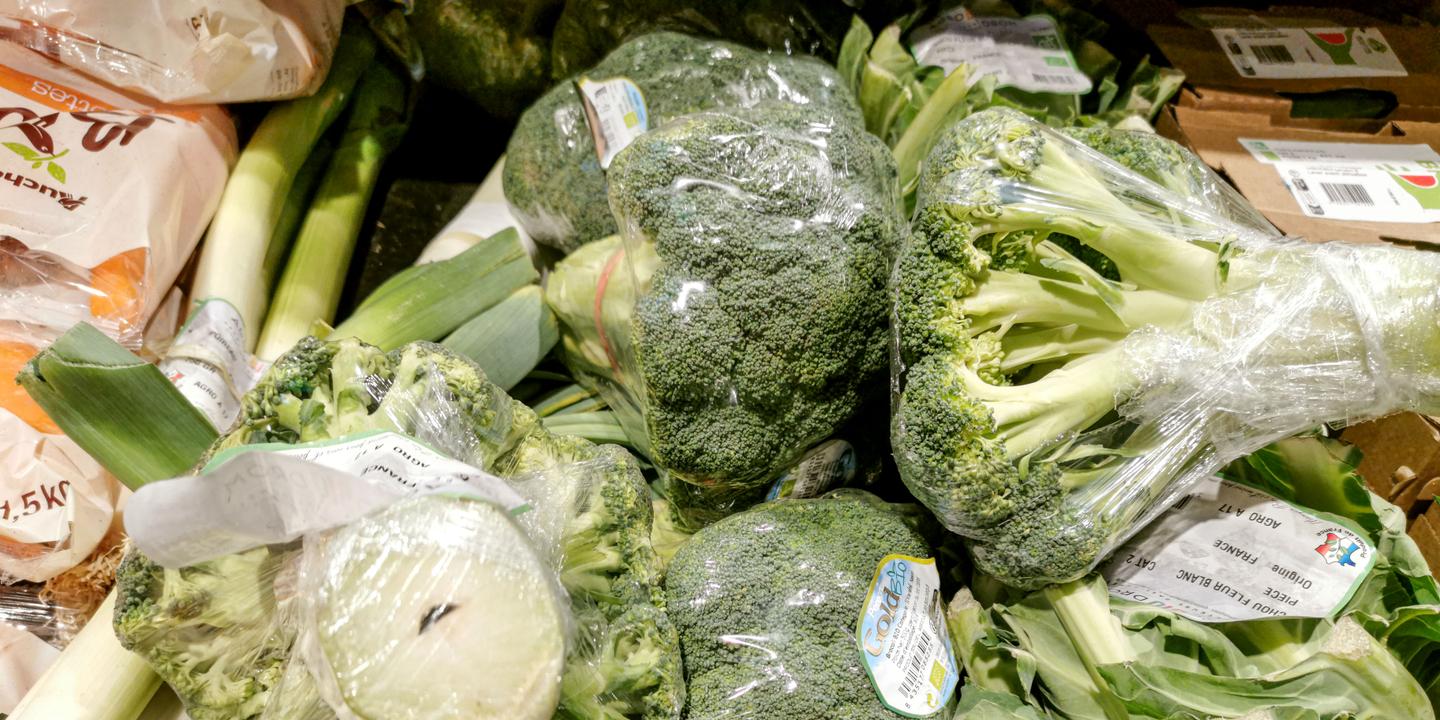 Plastique : supermarchés toujours accros aux emballages individuels