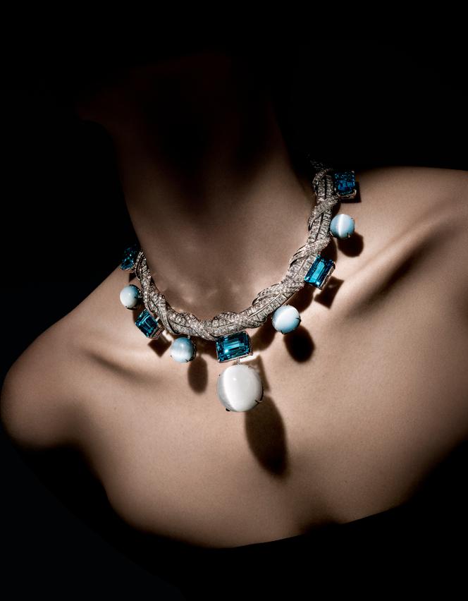 Collier Enigma, collection « Mythica », de Louis Vuitton.