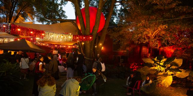 Jardin rouge, un cabaret sauvage qui fleurit de Mexico à Paris, jusqu’à Amsterdam