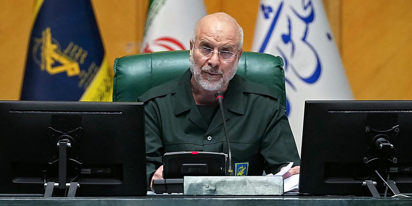 Iran : le Parlement dénonce les pressions américaines pour une reddition