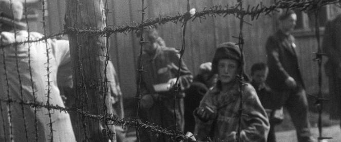 Image extraite du documentaire « What They Found. Ils ont libéré Bergen-Belsen », de Sam Mendes.