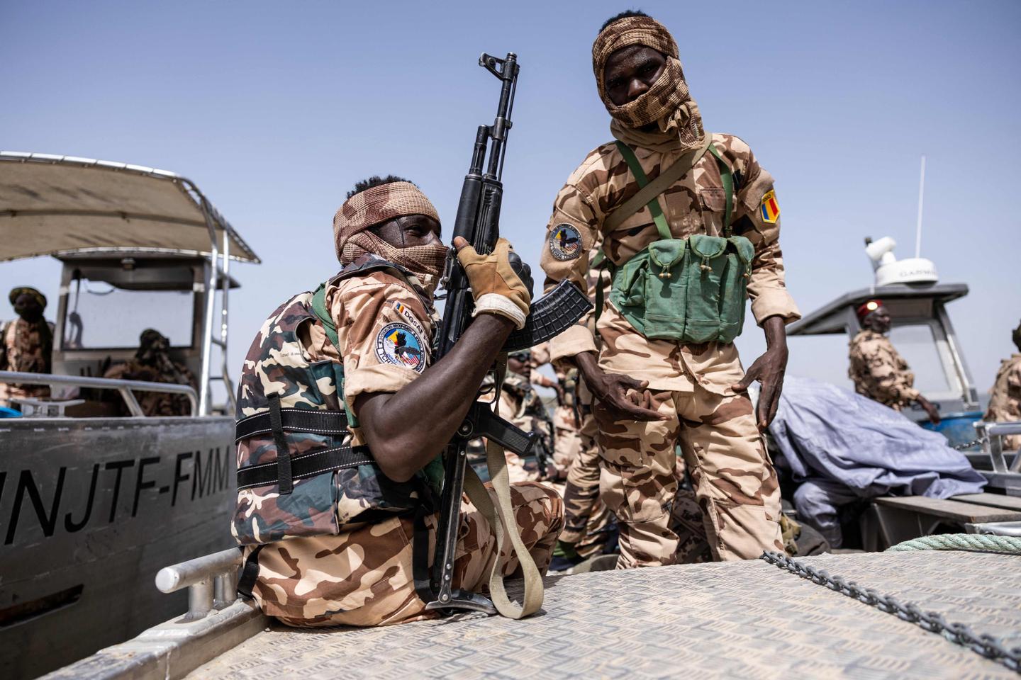 Bassin du lac Tchad : « Face aux djihadistes, les soldats sont plus habitués aux terrains désertiques qu’à du combat naval ou des déplacements en pirogue »