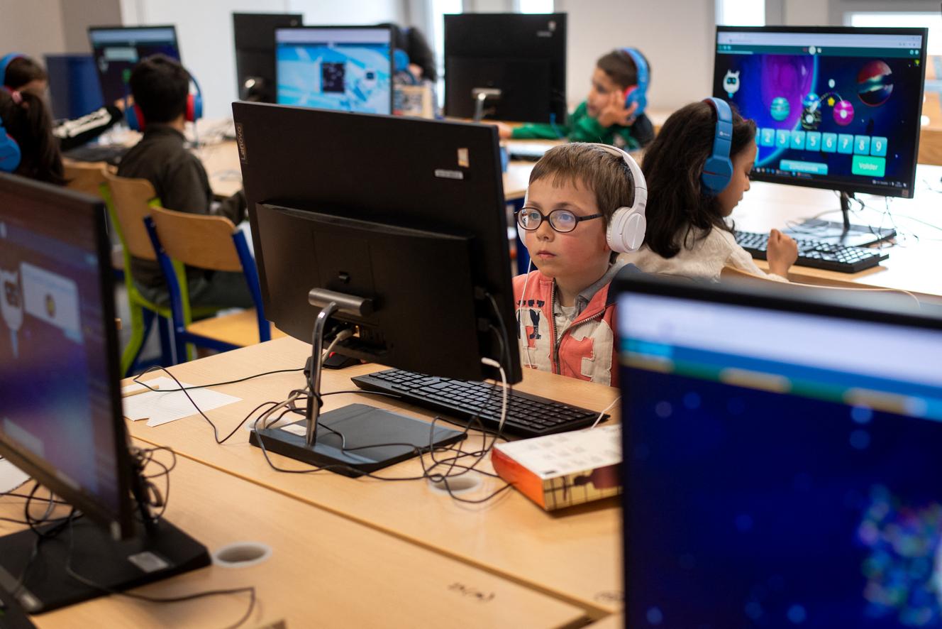 « L’éducation nationale, empêtrée dans une succession de réformes, peine à suivre le rythme des innovations numériques »