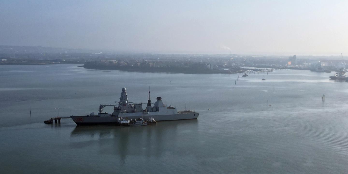 EN DIRECT, guerre au Moyen-Orient : le Royaume-Uni envoie le HMS « Dragon » pour sécuriser le détroit d’Ormuz avec la France
