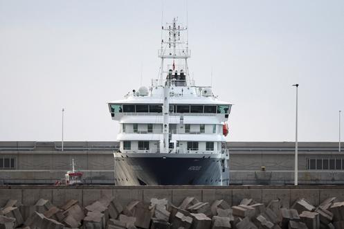 Le paquebot MV « Hondius » arrive au port de Granadilla de Abona, à Tenerife, en Espagne, le 10 mai 2026. 