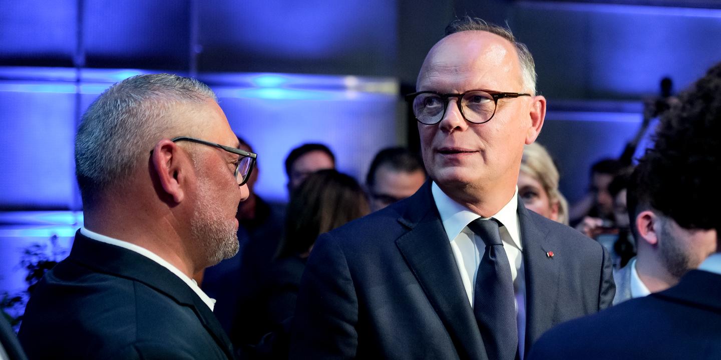 À Saint-Brieuc, un apéro en visio avec Édouard Philippe dans un appartement de la réunion géante