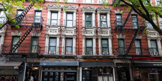 Manhattan rent hits record high above $5,000 per month