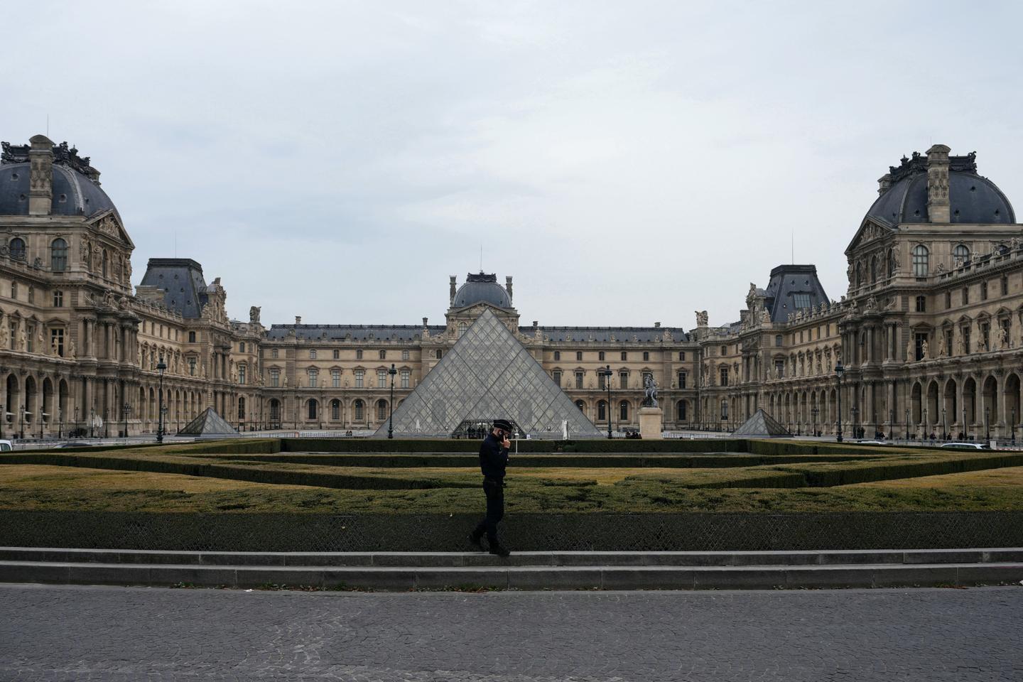 Un jeune homme arrêté pour un projet d’attaque djihadiste visant le Louvre