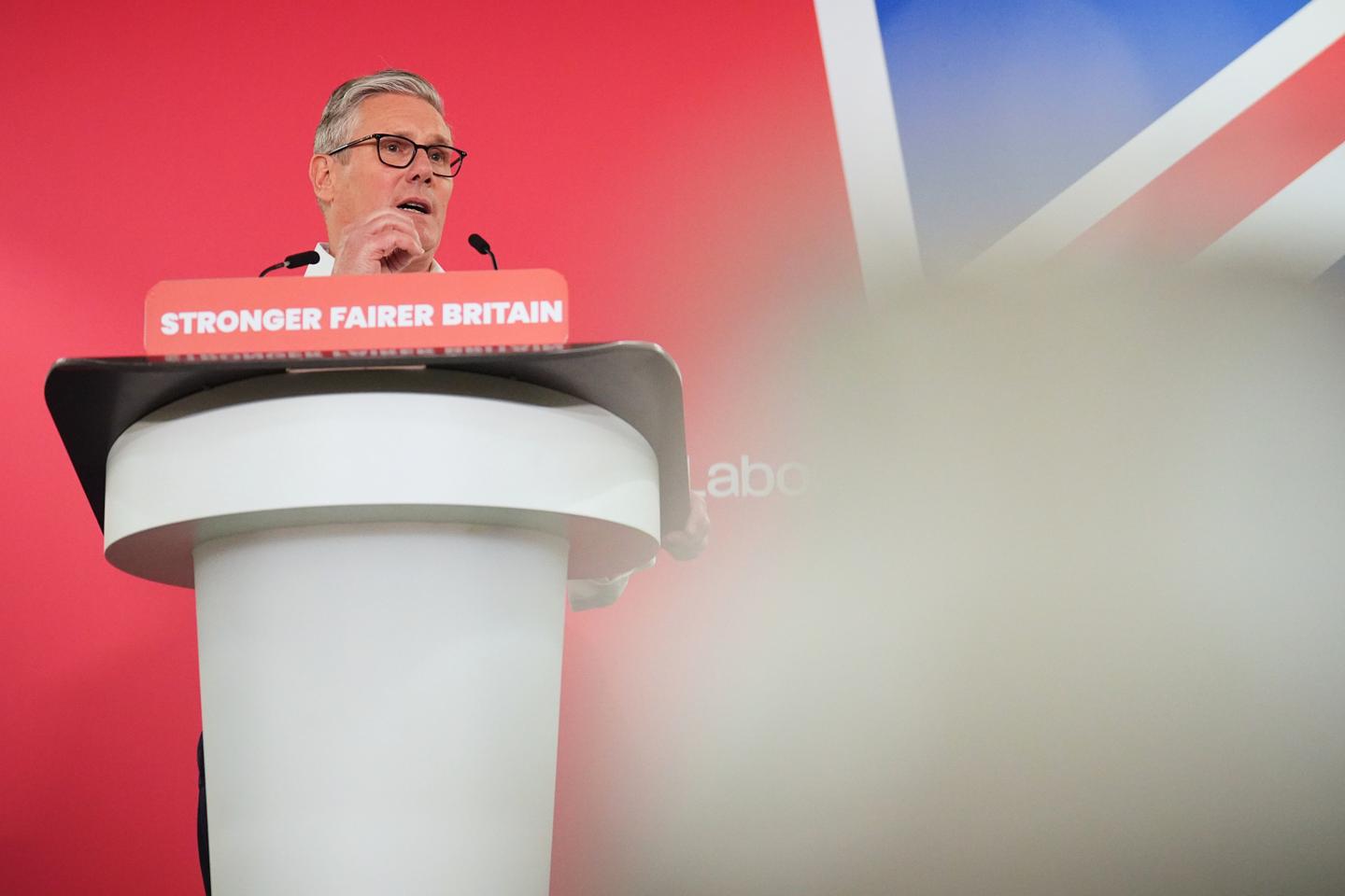 Keir Starmer refuse de quitter Downing Street malgré la rébellion d’une partie des élus travaillistes