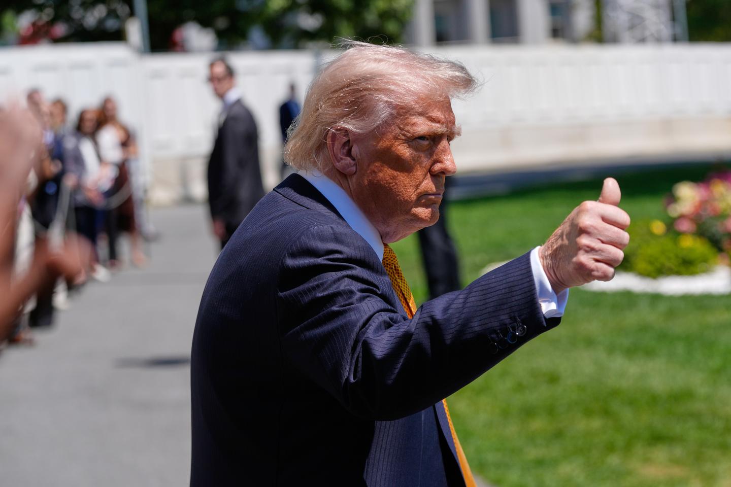 Donald Trump lié à des transactions financières de centaines de millions de dollars impliquant des grandes entreprises américaines