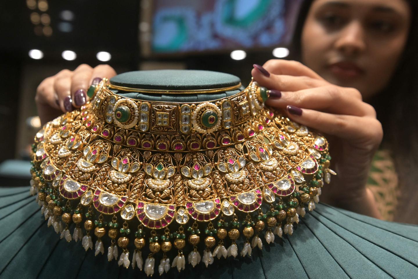 L’Inde double les taxes sur l’importation d’or pour enrayer la chute de la roupie