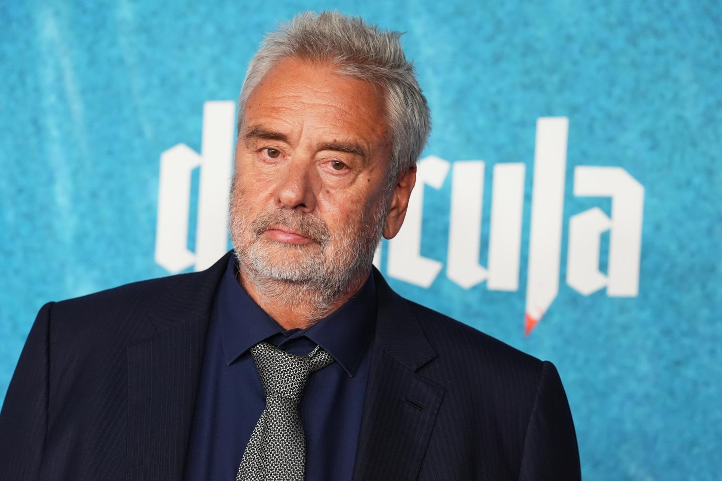Affaire Luc Besson : le ministère public appuie une réouverture de l’information judiciaire pour viol