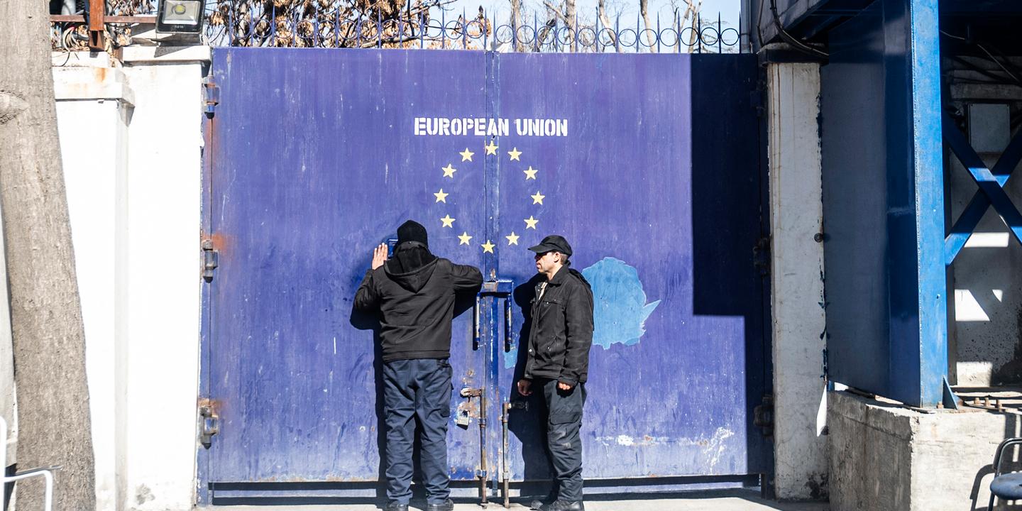 L’Union européenne renoue avec les talibans pour pouvoir expulser des Afghans
