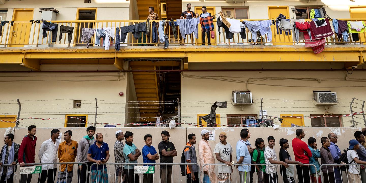 Aux Emirats arabes unis, des milliers de travailleurs pakistanais expulsés : « J’ai été traité comme un criminel »