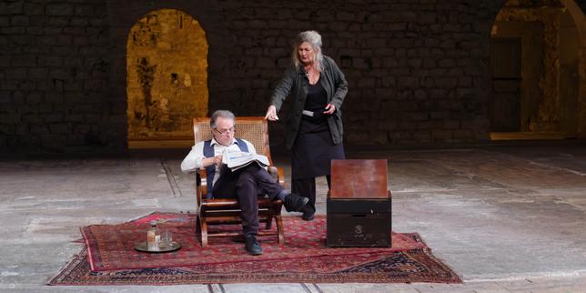 Au Théâtre de l’Epée de bois, à Paris, Bernard Sobel met en scène un déluge d’aigreur avec « Le Récit de la servante Zerline »