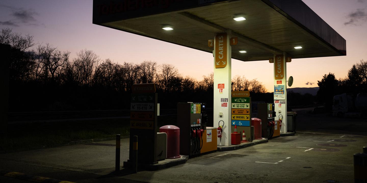 Carburants : les dépanneurs manifestent à Paris sur le périphérique