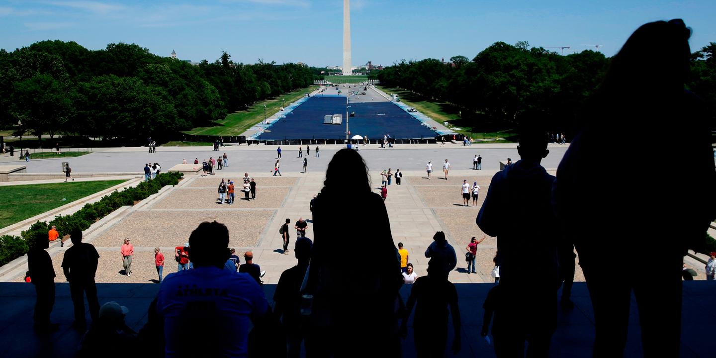 Washington : la Reflecting Pool repeinte sur ordre de Trump