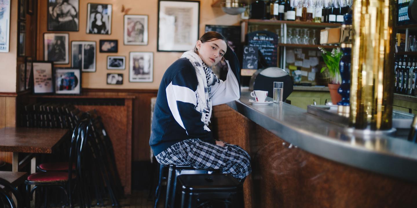Un apéro avec la rappeuse 2L : « Dans notre génération, le macronisme a mis un gros bazar »