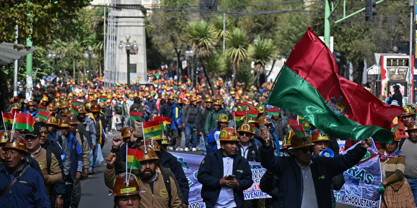 Bolivie : des milliers de mineurs paralysent La Paz pour exiger la démission du président