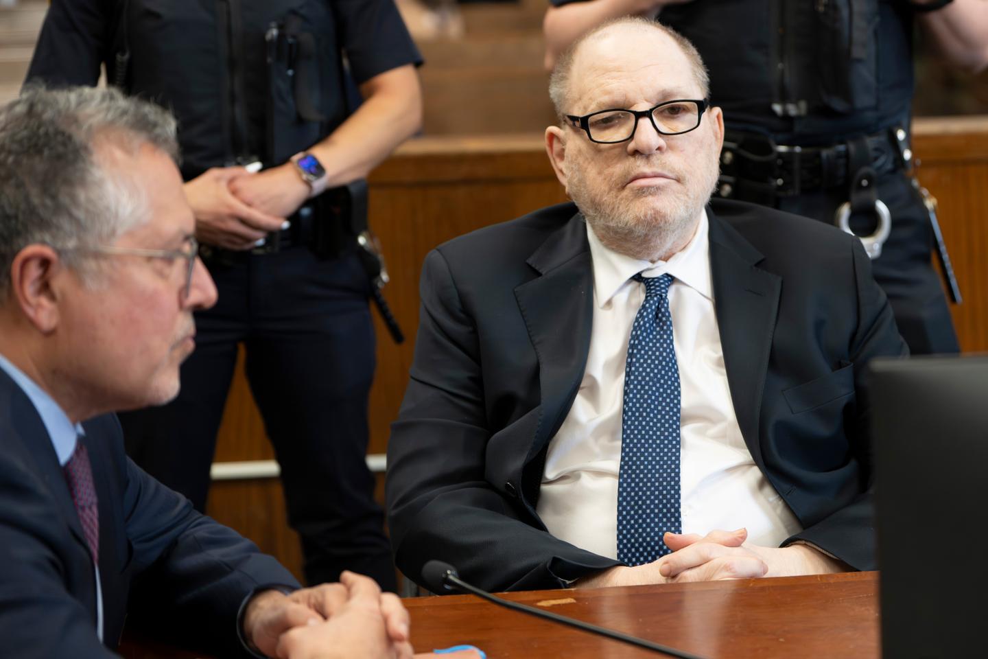 Affaire Harvey Weinstein : un procès pour viol se termine sans verdict, faute d’unanimité dans le jury