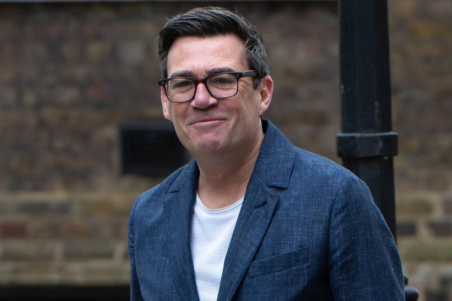 Au Royaume-Uni, le va-tout d’Andy Burnham, en pole position pour défier Keir Starmer