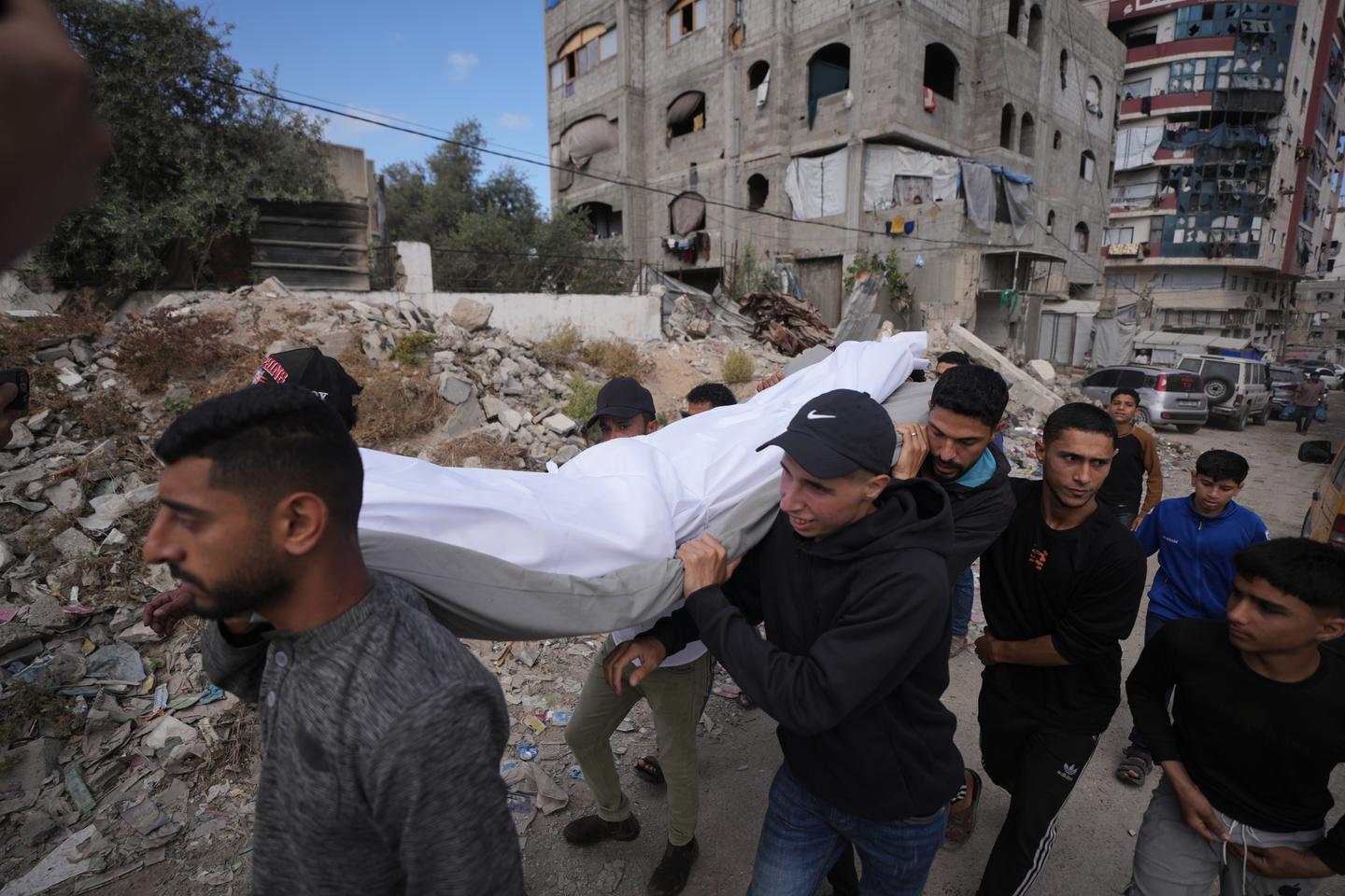 Israël affirme avoir mené une frappe à Gaza contre le chef de la branche armée du Hamas, Ezzedine Al-Haddad ; 7 morts et près de 50 blessés, selon les autorités gazaouies