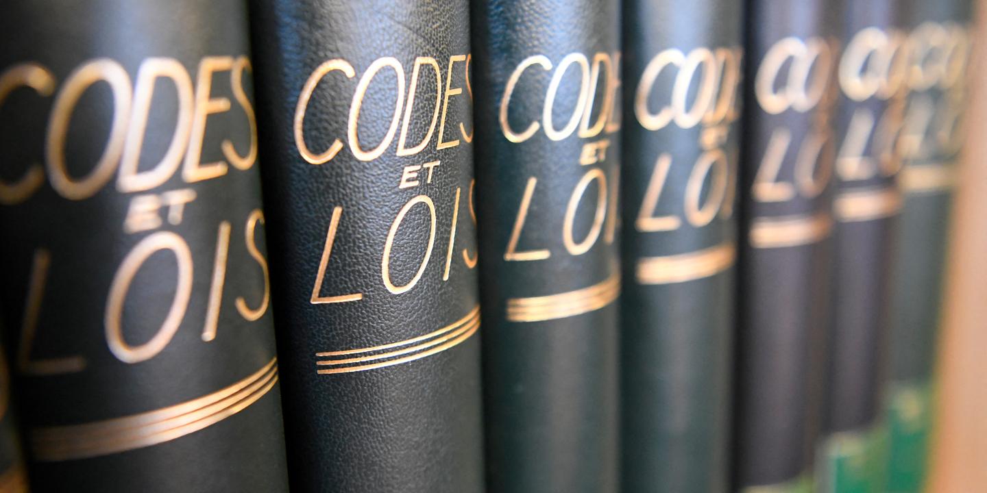 Record de normes : 366 999 articles, 48,8 millions de mots