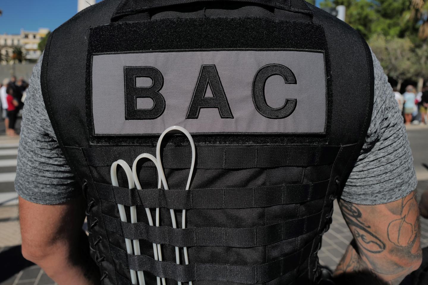 Quatre policiers de la BAC condamnés pour avoir frappé sans raison des passants à Paris, en marge des quarts de finale de la Coupe du monde de 2022