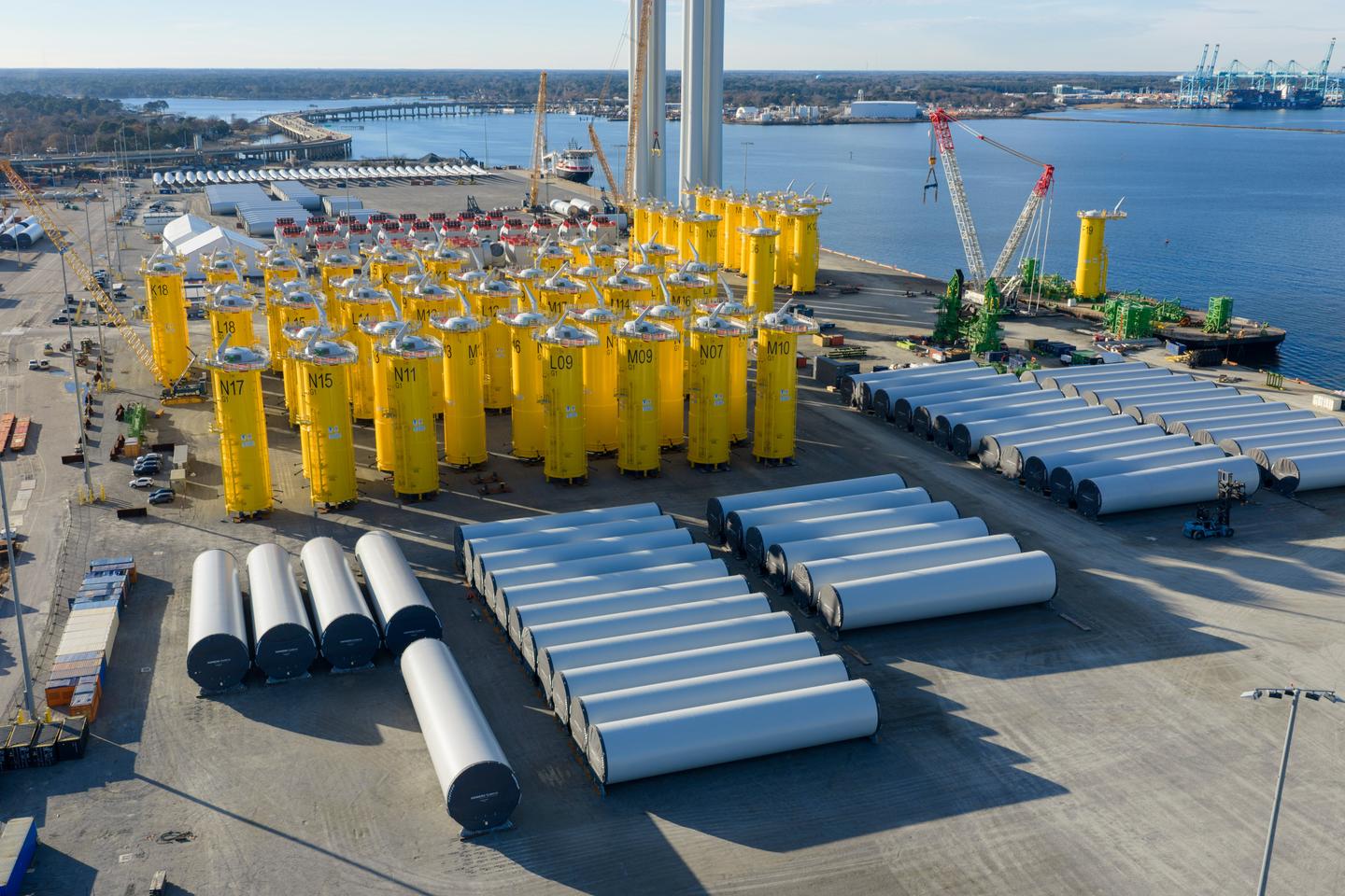 Grandes manœuvres dans le secteur américain de l’électricité, de plus en plus sollicité par l’IA : NextEra rachète Dominion pour 67 milliards de dollars