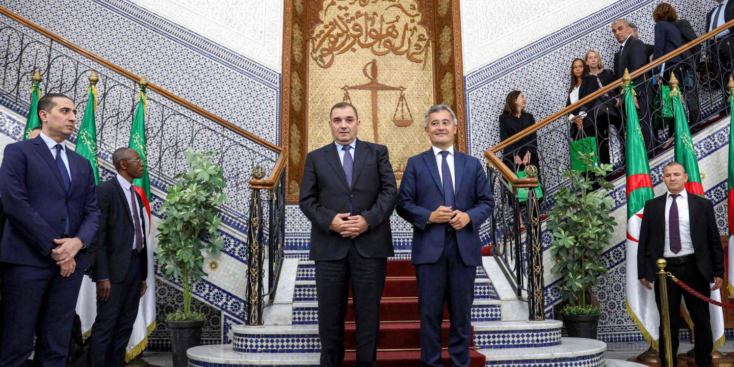 À Alger, Darmanin poursuit la normalisation franco-algérienne